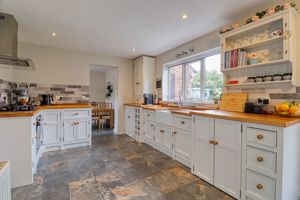 Kitchen- click for photo gallery